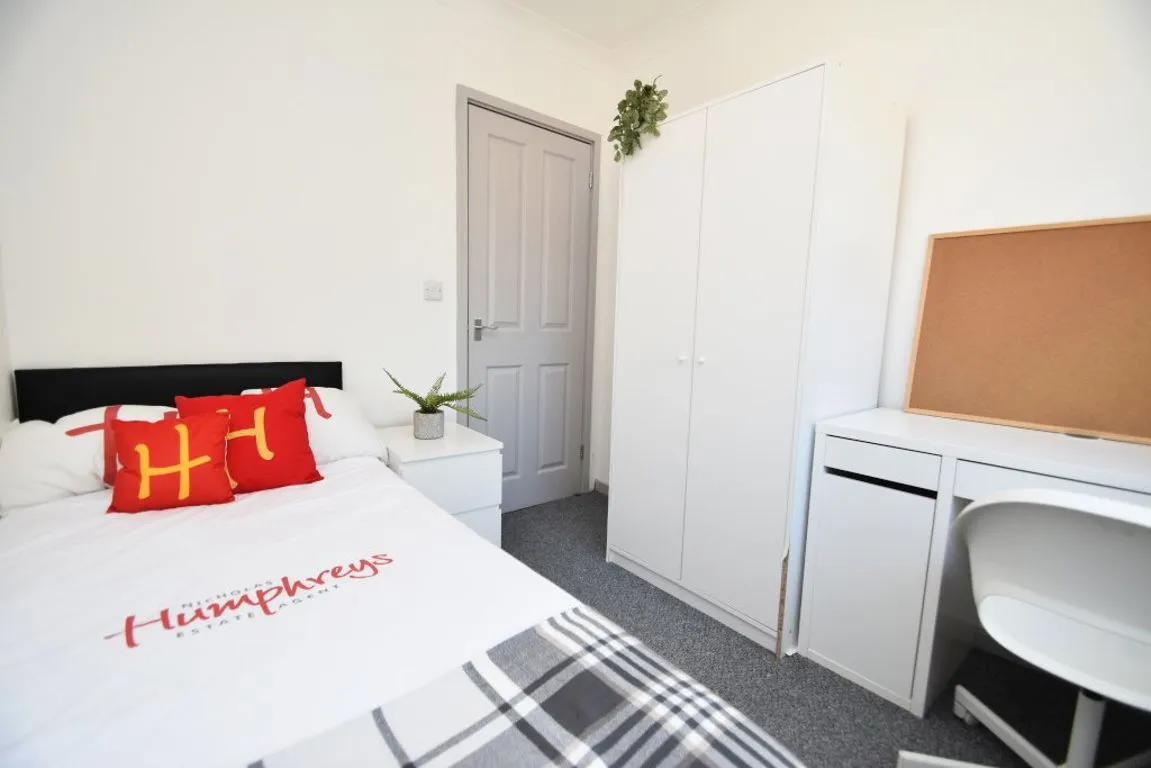 Bradford Crescent, DH1, photo 7