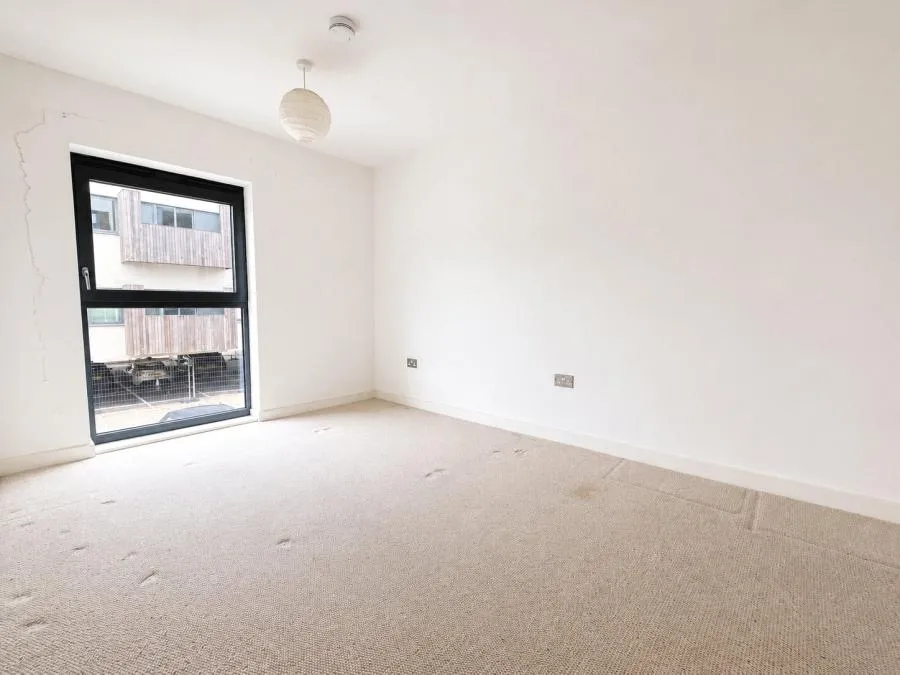 North Street, Horsham, RH13, photo 4