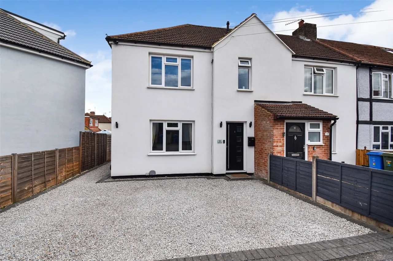2 bed house for sale — Clive Road, Aldershot, Hampshire, GU12 4RE