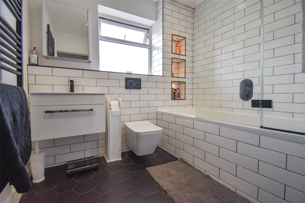 Clive Road, Aldershot, Hampshire, GU12 4RE, photo 9