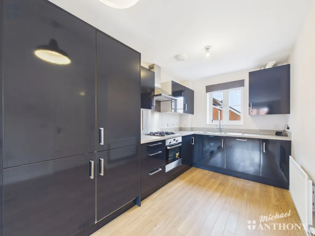 Cardinal Drive, Aylesbury, HP18 0XD, photo 3