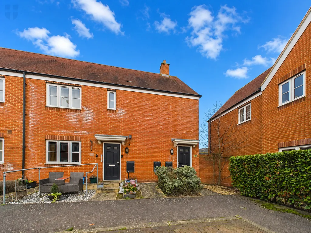 2 bed flat for sale — Cardinal Drive, Aylesbury, HP18 0XD