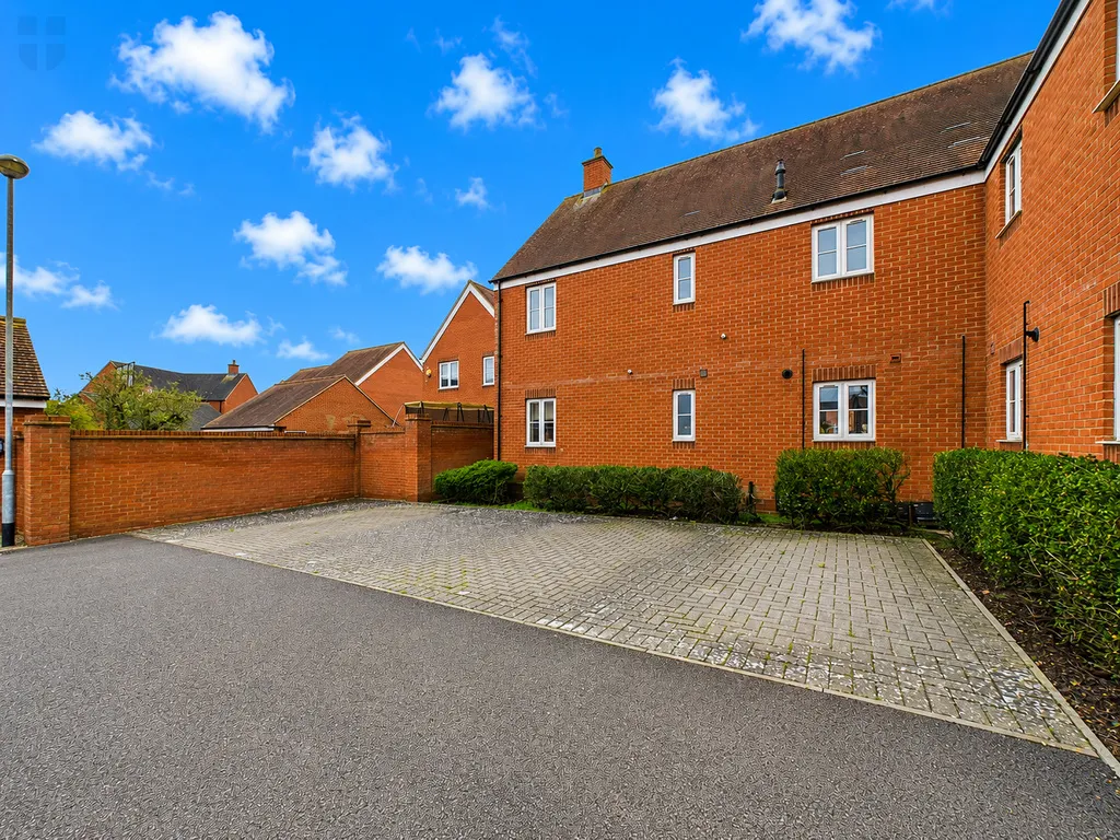 Cardinal Drive, Aylesbury, HP18 0XD, photo 7
