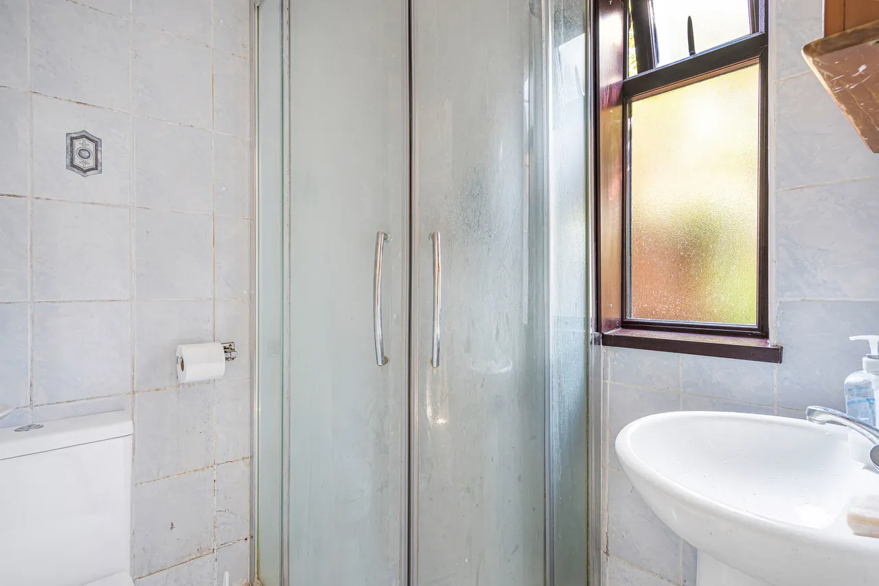 Green Lane, Sunbury-on-Thames, TW16, photo 8