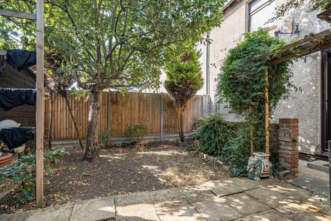 Green Lane, Sunbury-on-Thames, TW16, photo 9
