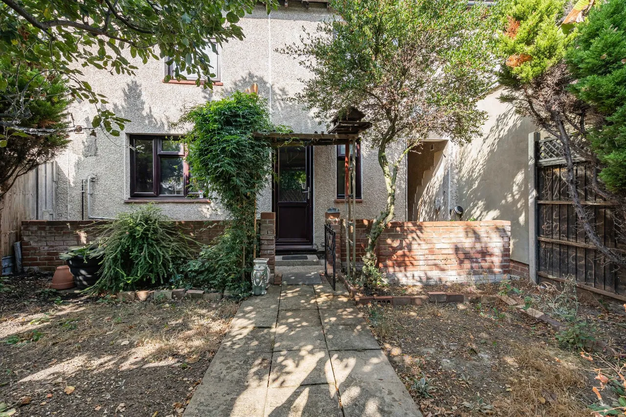 Green Lane, Sunbury-on-Thames, TW16, photo 10