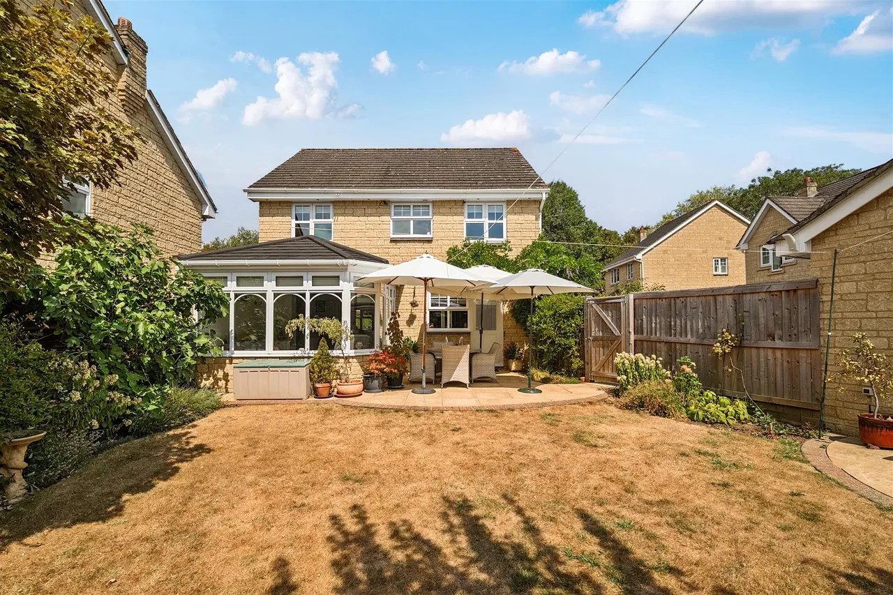 Robins Close, Chippenham, SN14, photo 9
