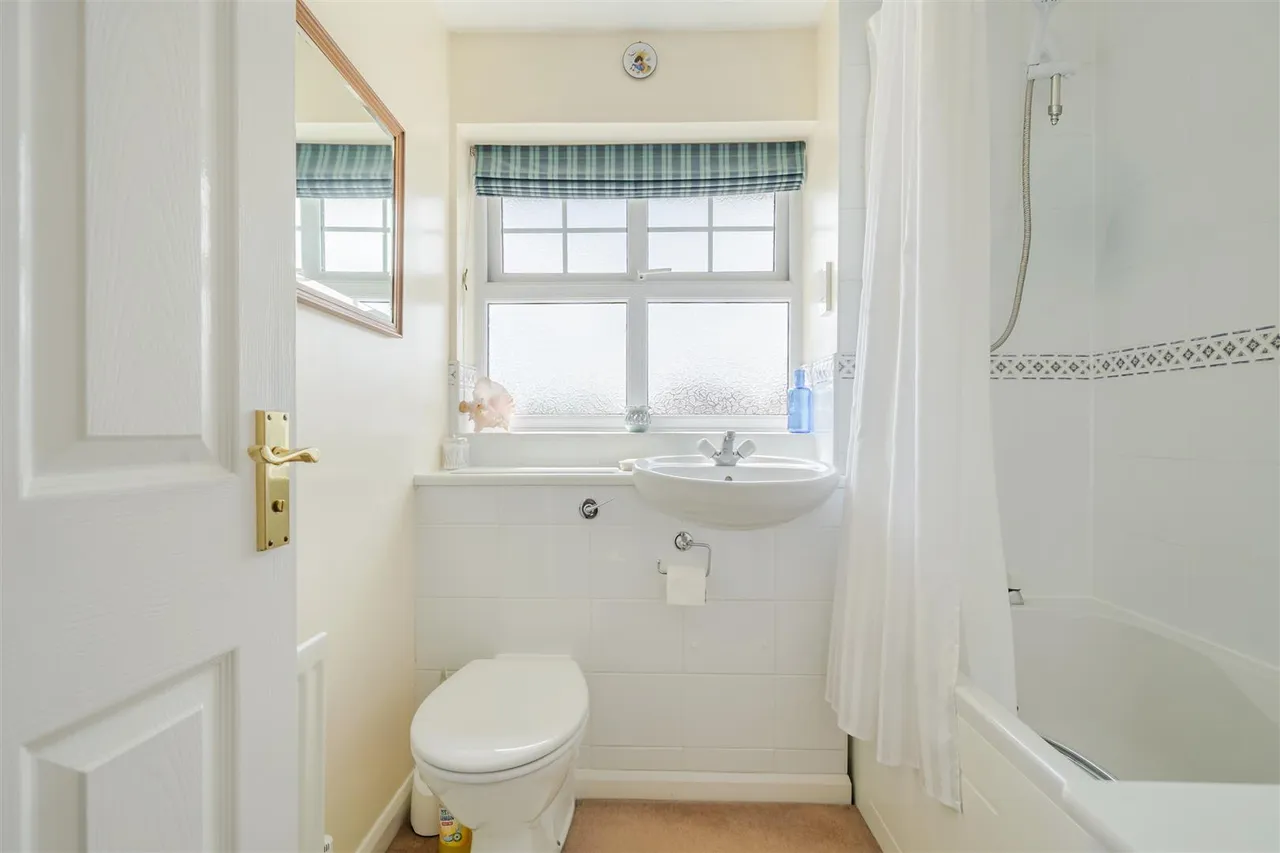 Robins Close, Chippenham, SN14, photo 16
