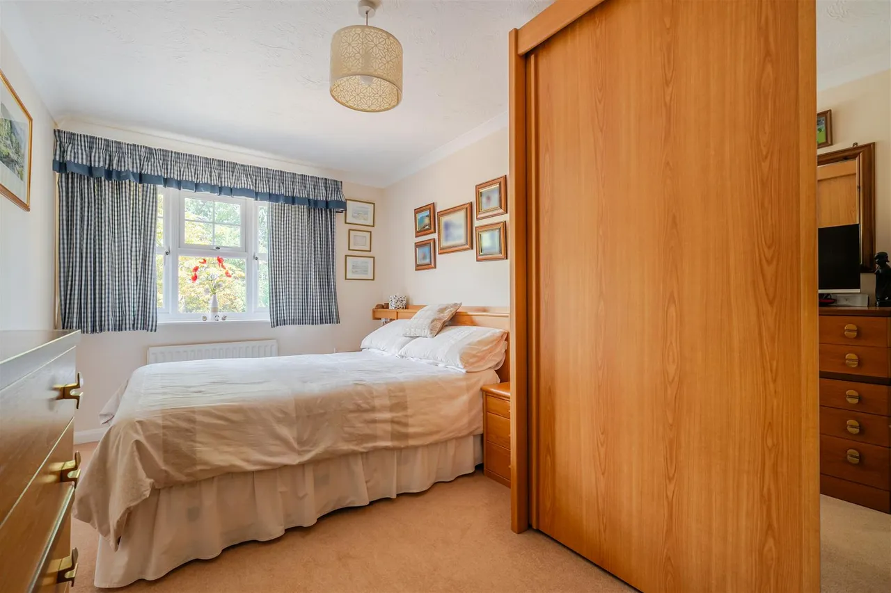 Robins Close, Chippenham, SN14, photo 15