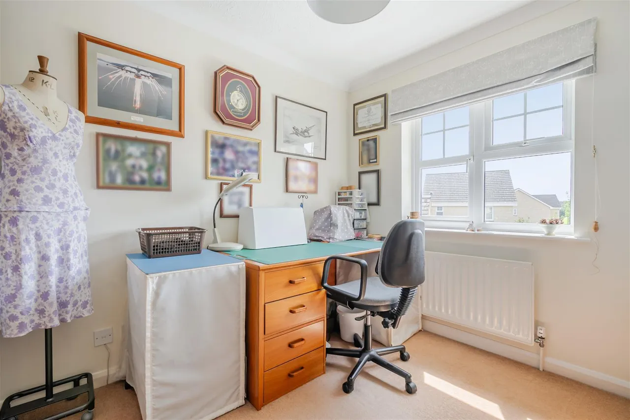 Robins Close, Chippenham, SN14, photo 18