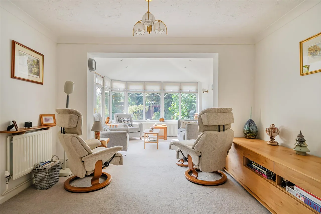 Robins Close, Chippenham, SN14, photo 4