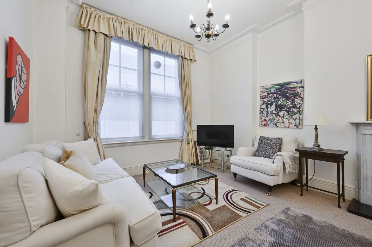 7 Crusader House, 14 Pall Mall, London, photo 9