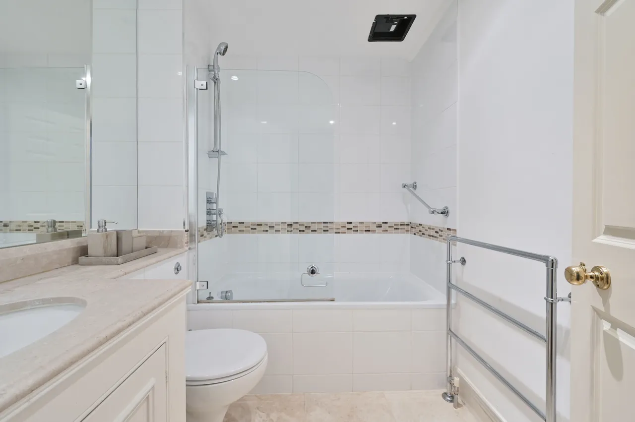 7 Crusader House, 14 Pall Mall, London, photo 4