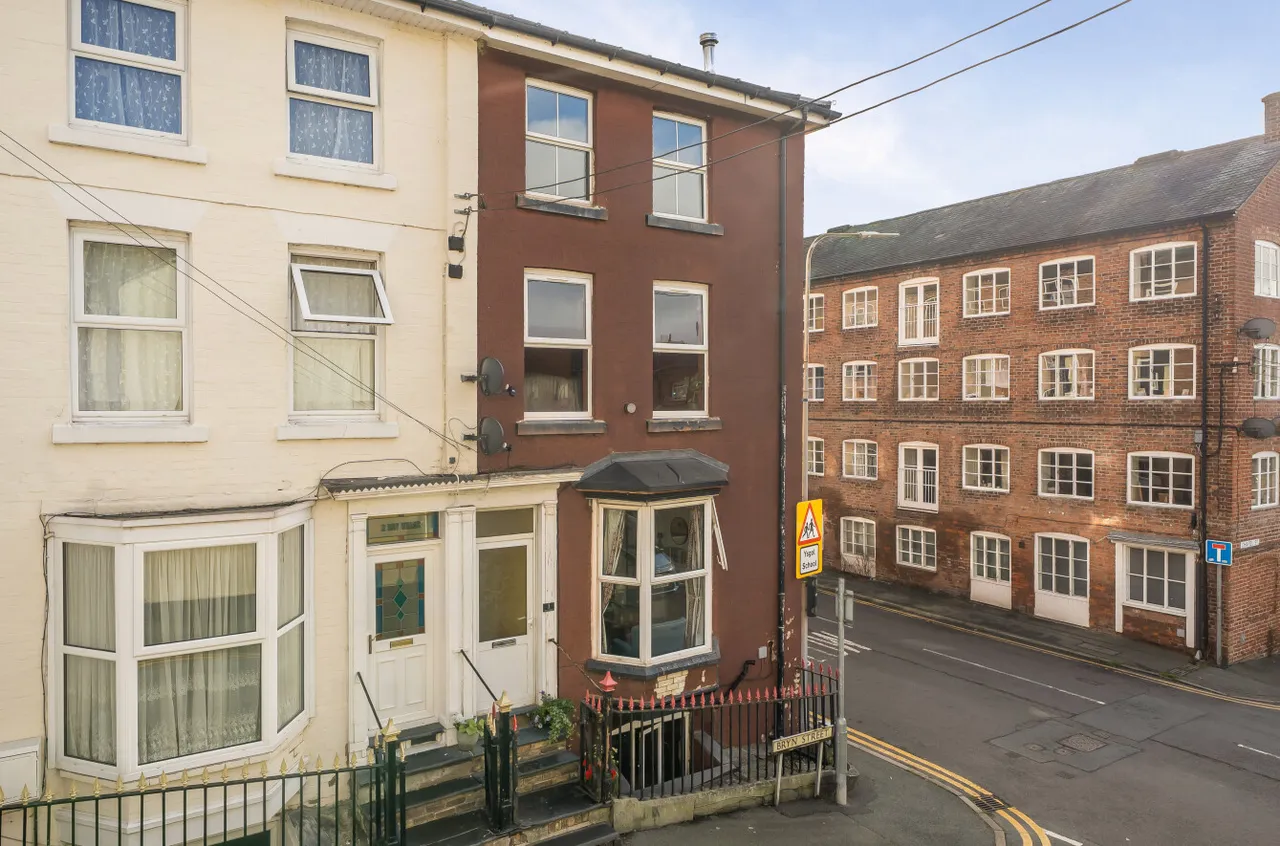 Bryn Street, Newtown, photo 22