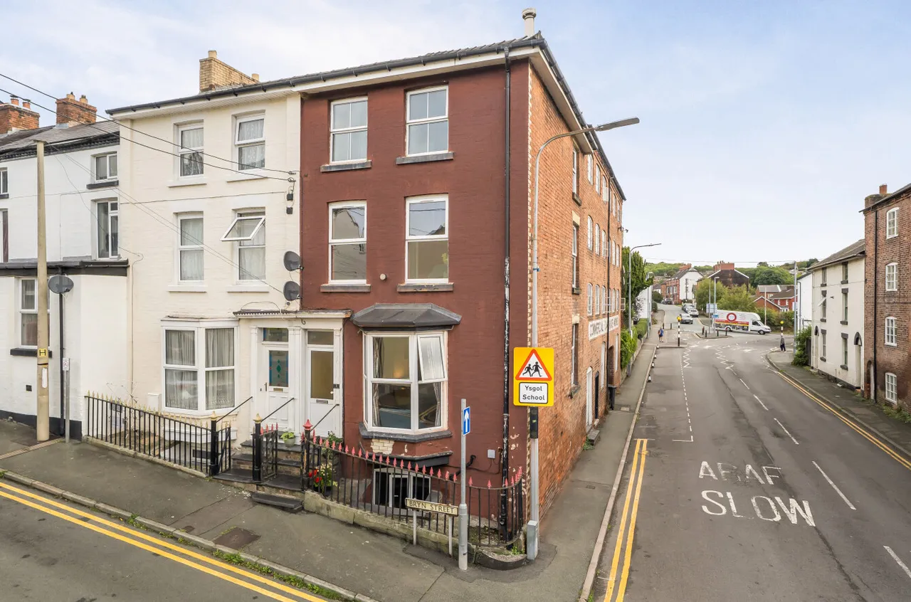 3 bed house for sale, Bryn Street, Newtown