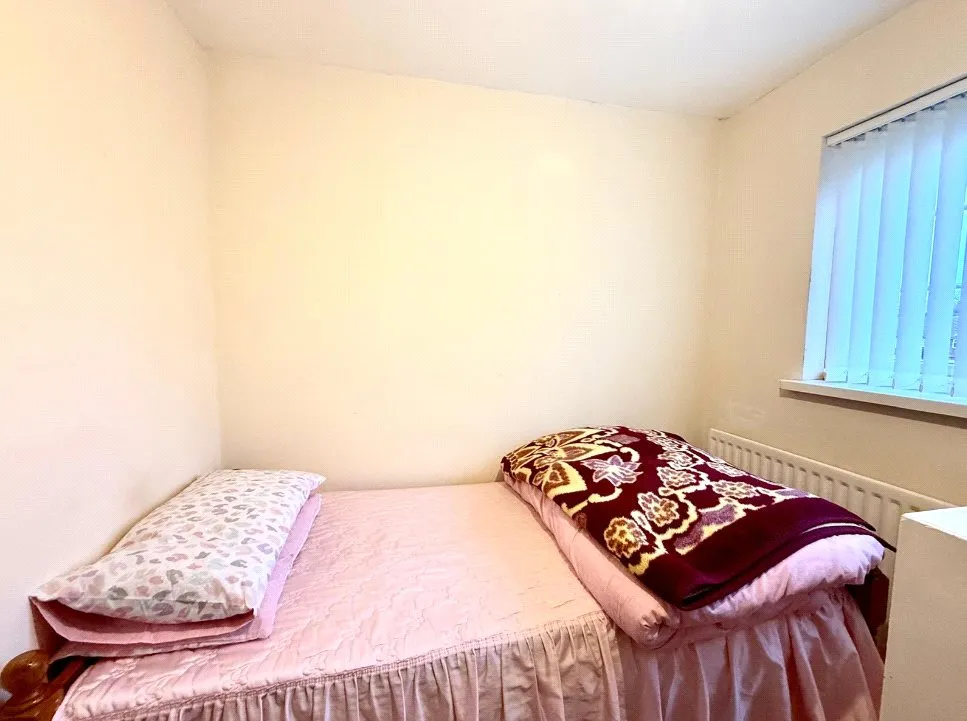 Barnes Road, Frimley, Surrey, GU16 8BZ, photo 9