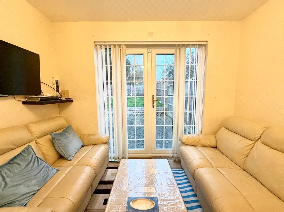 Barnes Road, Frimley, Surrey, GU16 8BZ, photo 3
