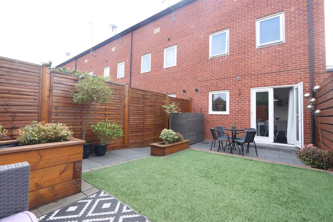 Larch Way, Stourport-on-Severn, photo 15