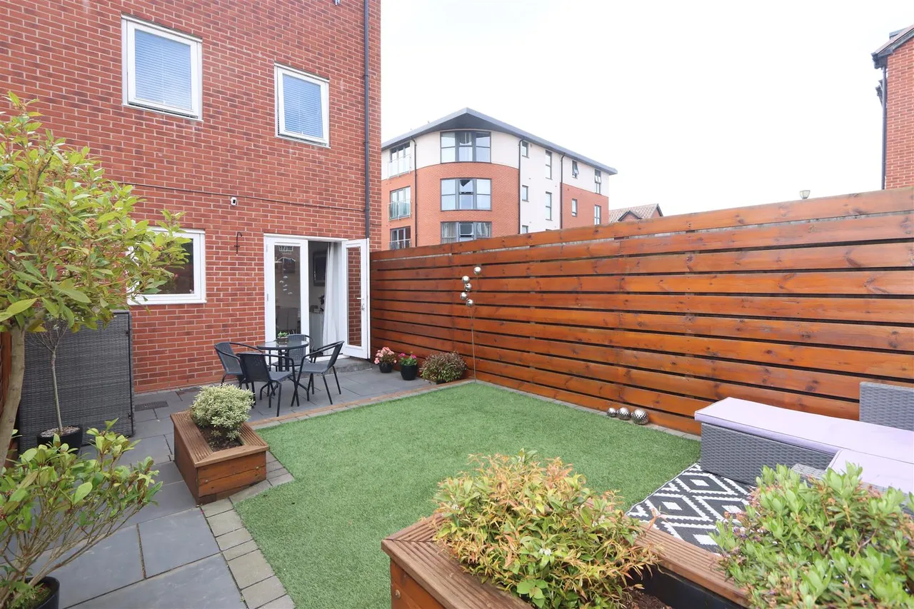 Larch Way, Stourport-on-Severn, photo 16