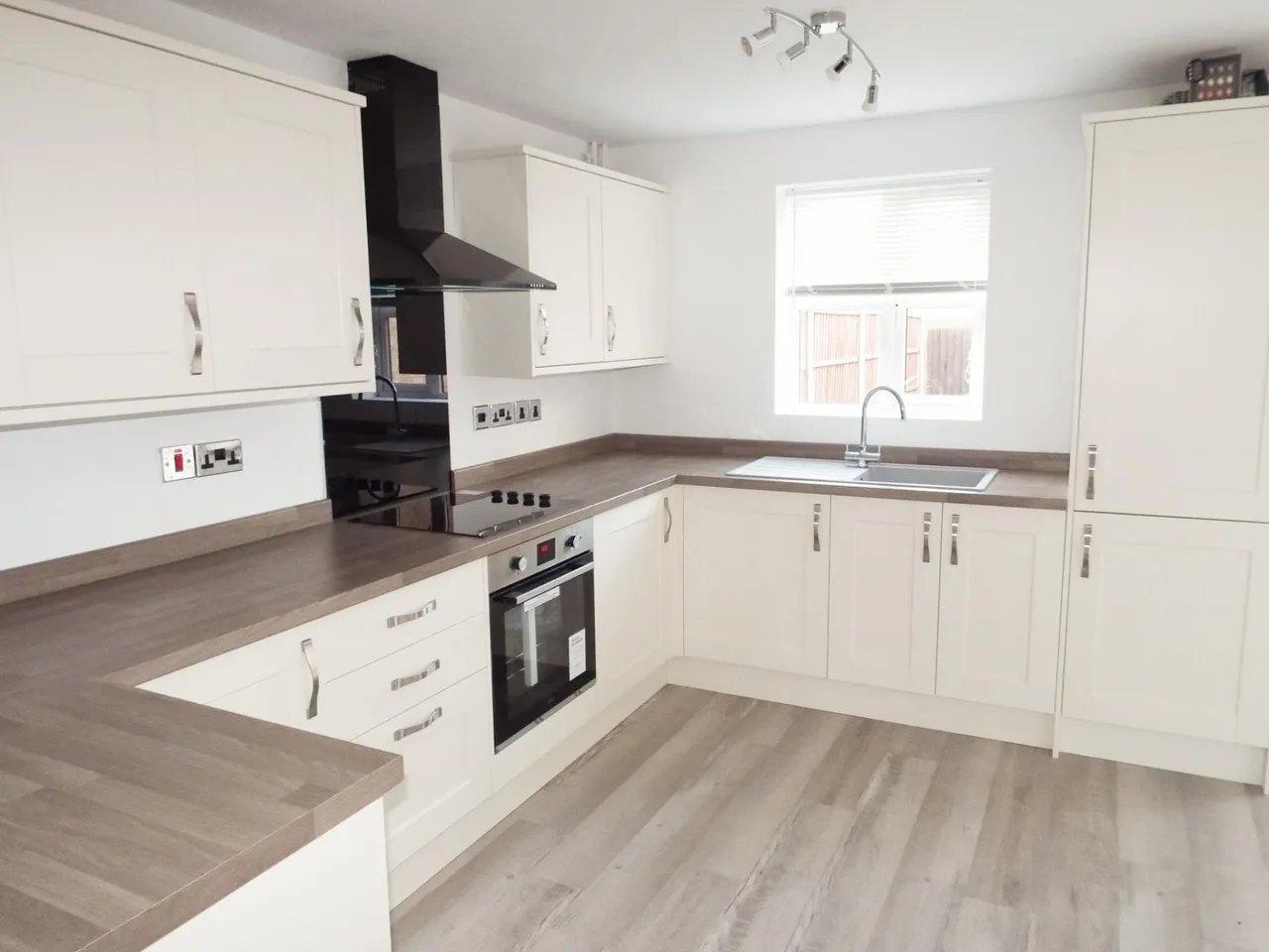 Hadrians Walk, North Hykeham, LN6, photo 2