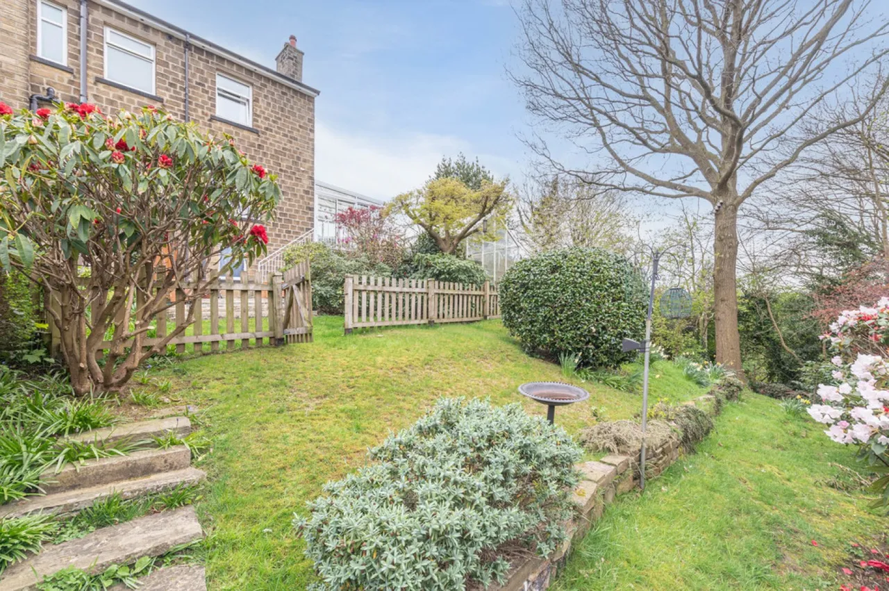 West Close, Fartown, photo 12