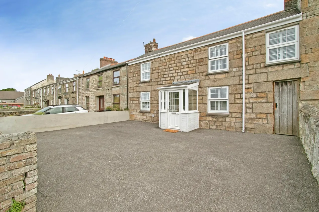 3 bed house for sale, Foundry Row, Redruth, TR15
