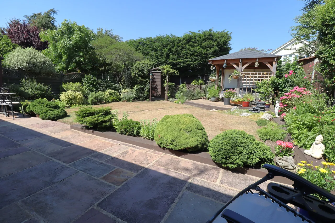 Kingswood Crescent, Rayleigh, Essex, SS6 7BQ, photo 9