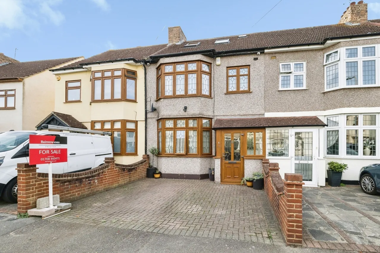 5 bed house for sale, Rainsford Way, Hornchurch, RM12