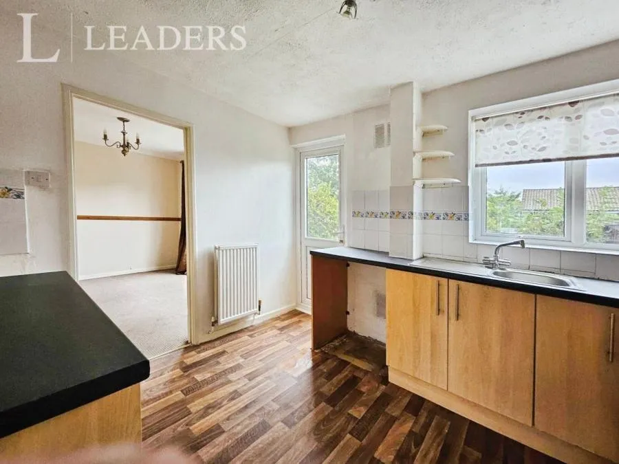 Gossops Drive, Gossops Green, RH11, photo 11