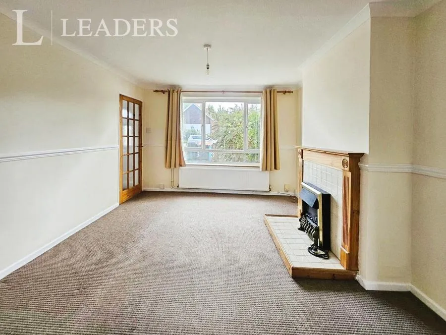 Gossops Drive, Gossops Green, RH11, photo 3