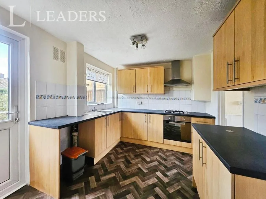 Gossops Drive, Gossops Green, RH11, photo 4