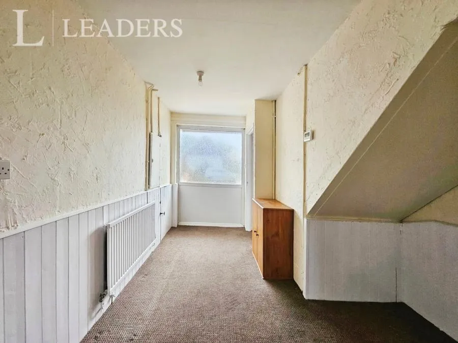 Gossops Drive, Gossops Green, RH11, photo 6