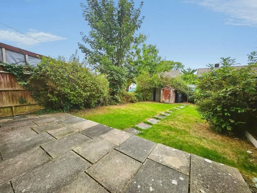 Gossops Drive, Gossops Green, RH11, photo 12