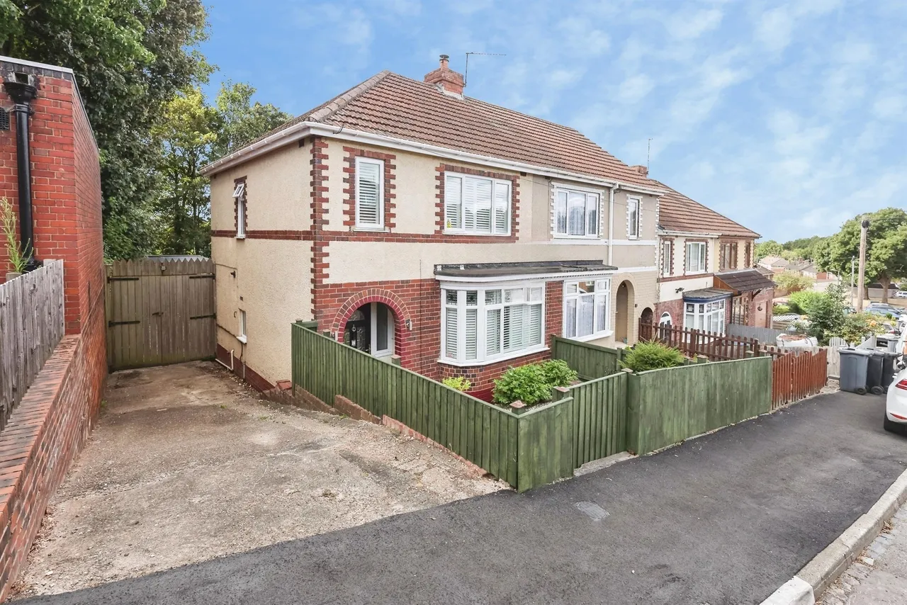 3 bed house for sale, Blackberry Lane, Rowley Regis, B65