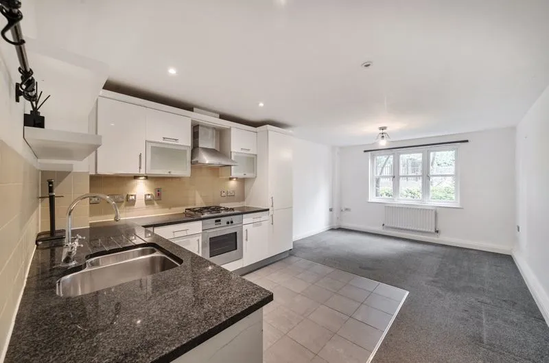 31 Birdhurst Road, South Croydon CR2 7EF, photo 2