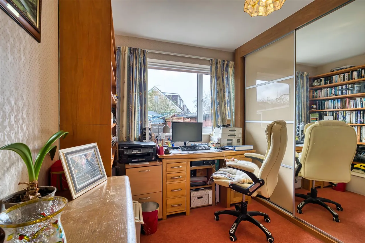 Shreen Way, Gillingham, photo 5