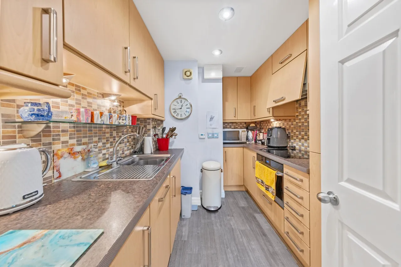 Flat 7, Stoneleigh Court Cliff Lane, Warrington, Grappenhall, WA4 3LD, photo 5