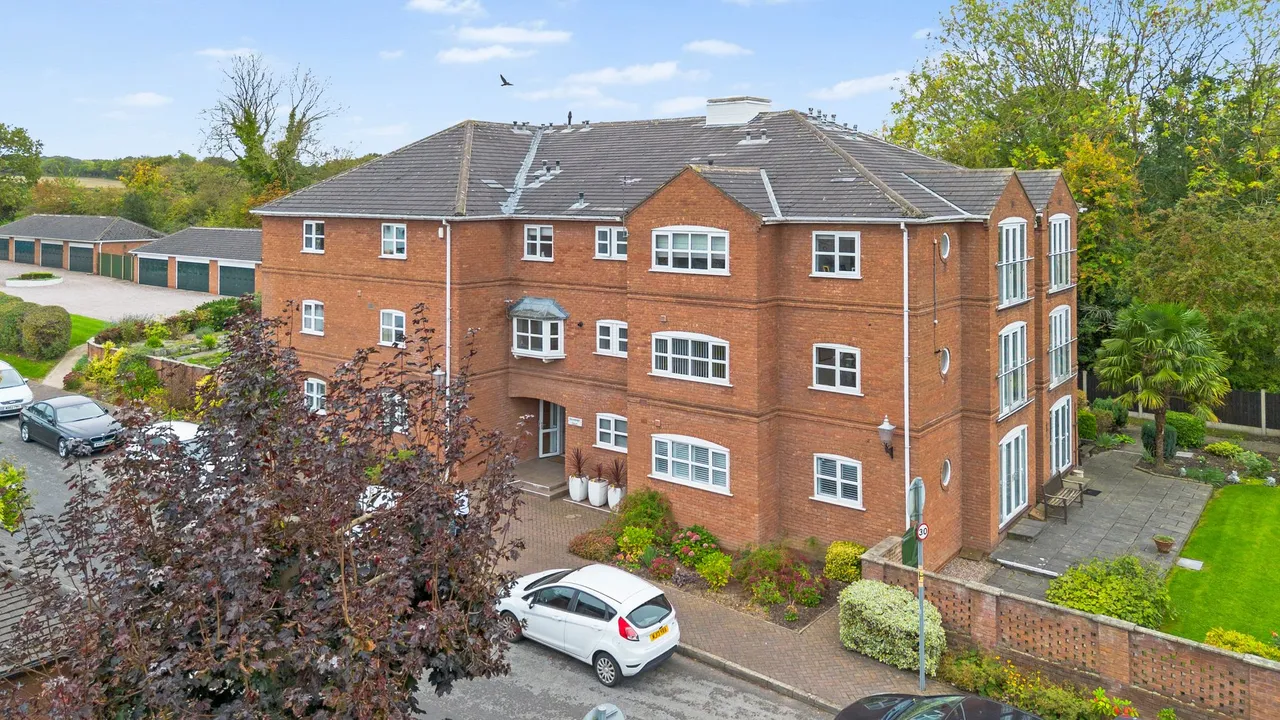 2 bed flat for sale — Flat 7, Stoneleigh Court Cliff Lane, Warrington, Grappenhall, WA4 3LD