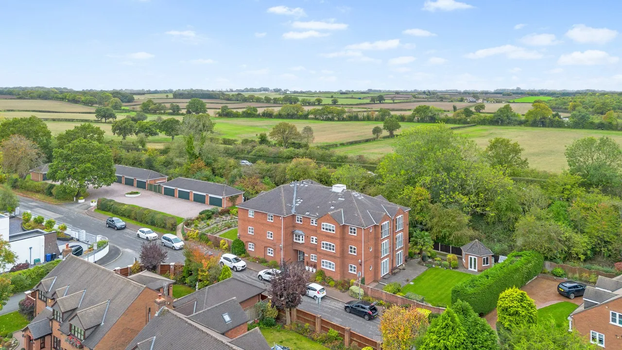 Flat 7, Stoneleigh Court Cliff Lane, Warrington, Grappenhall, WA4 3LD, photo 14