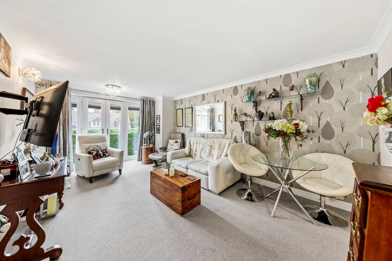 Flat 7, Stoneleigh Court Cliff Lane, Warrington, Grappenhall, WA4 3LD, photo 2