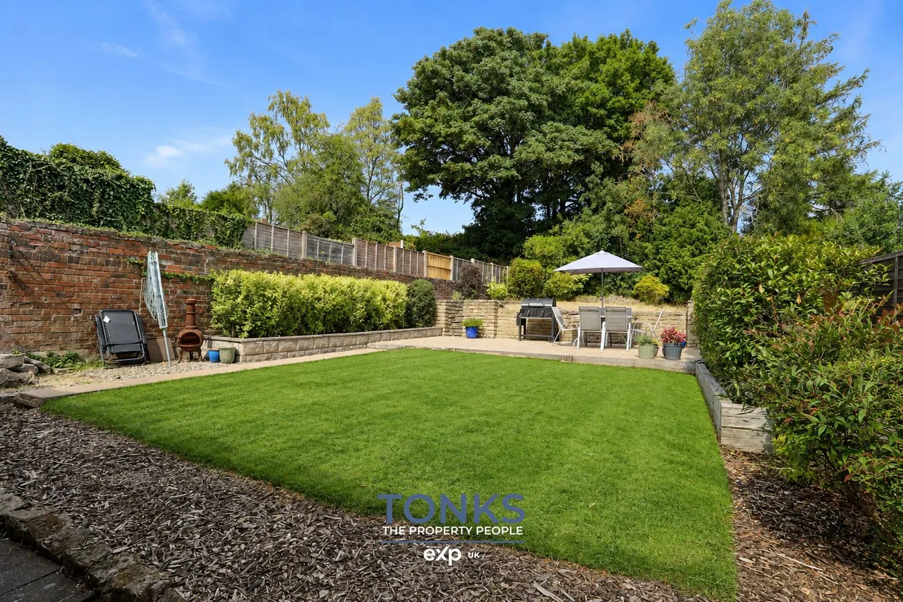 Elizabeth Grove, Dudley, DY2, photo 14