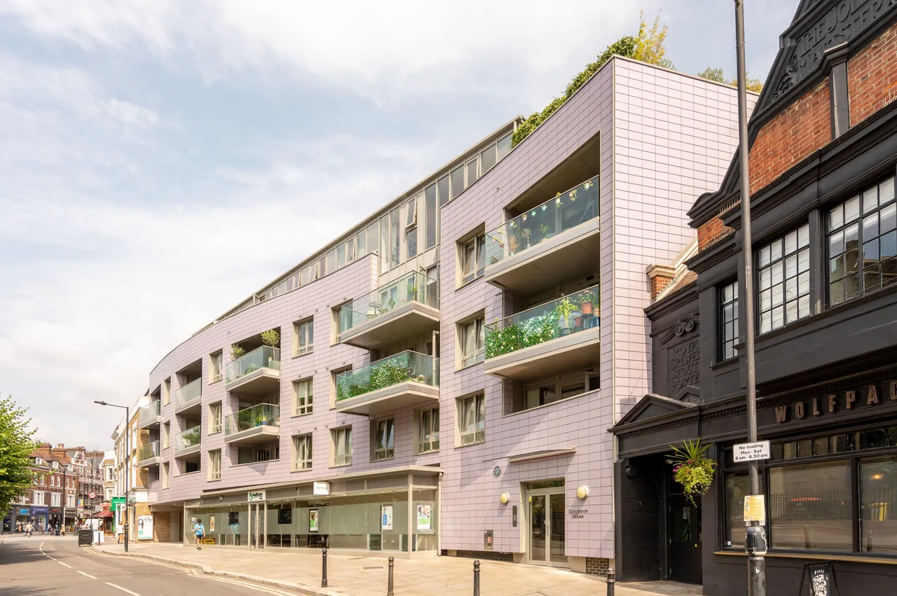 2 bed flat to rent — 11 Dungannon House, 15 Vanston Place, London