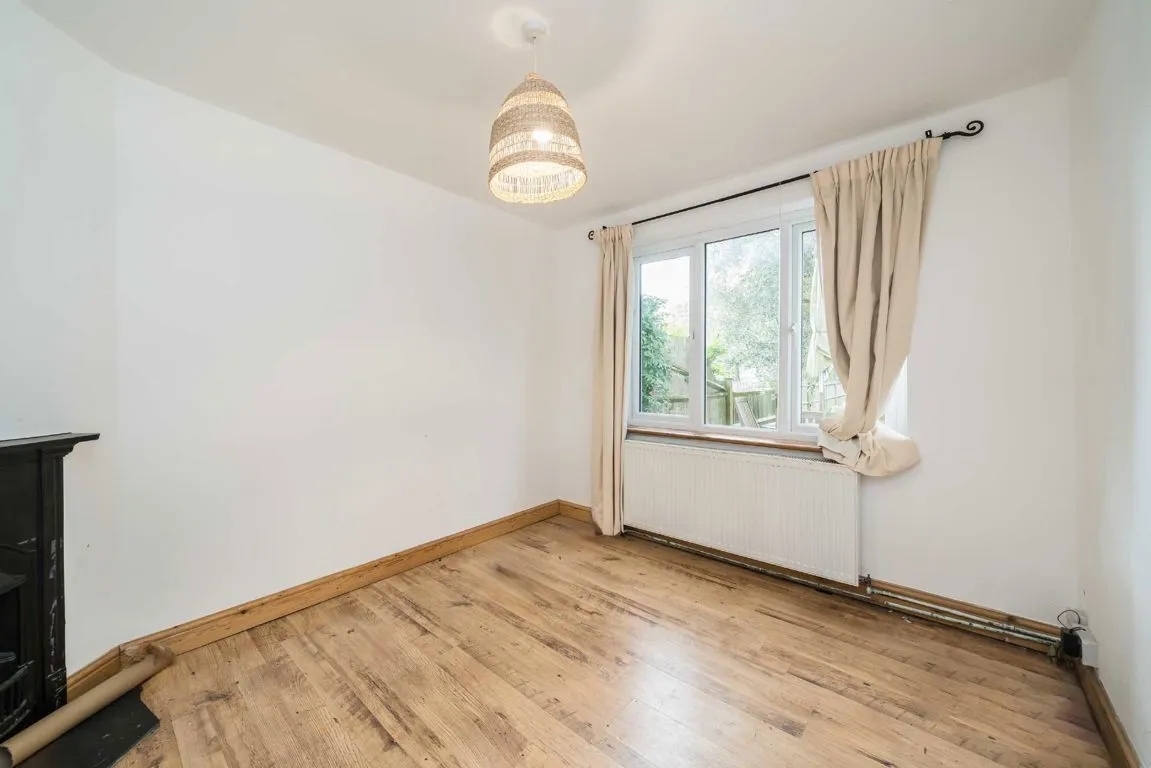 Mays Road, TW11, photo 4