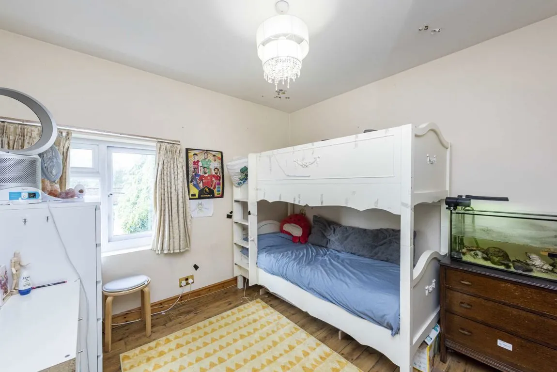 Mays Road, TW11, photo 6