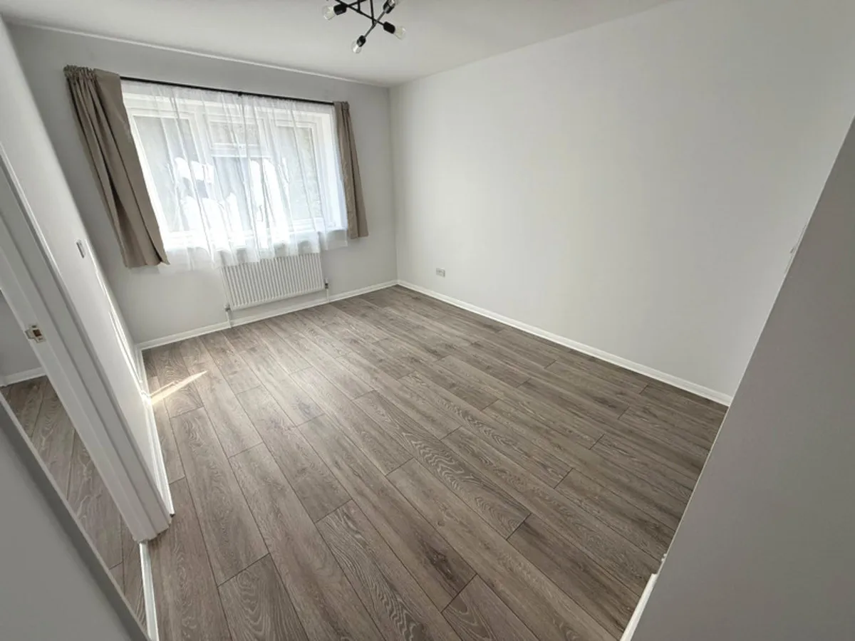 Trentbridge Close, Chigwell, IG6 3DG, photo 4