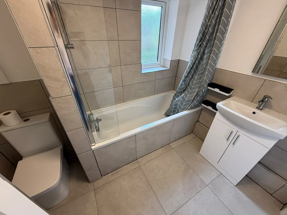 Trentbridge Close, Chigwell, IG6 3DG, photo 9