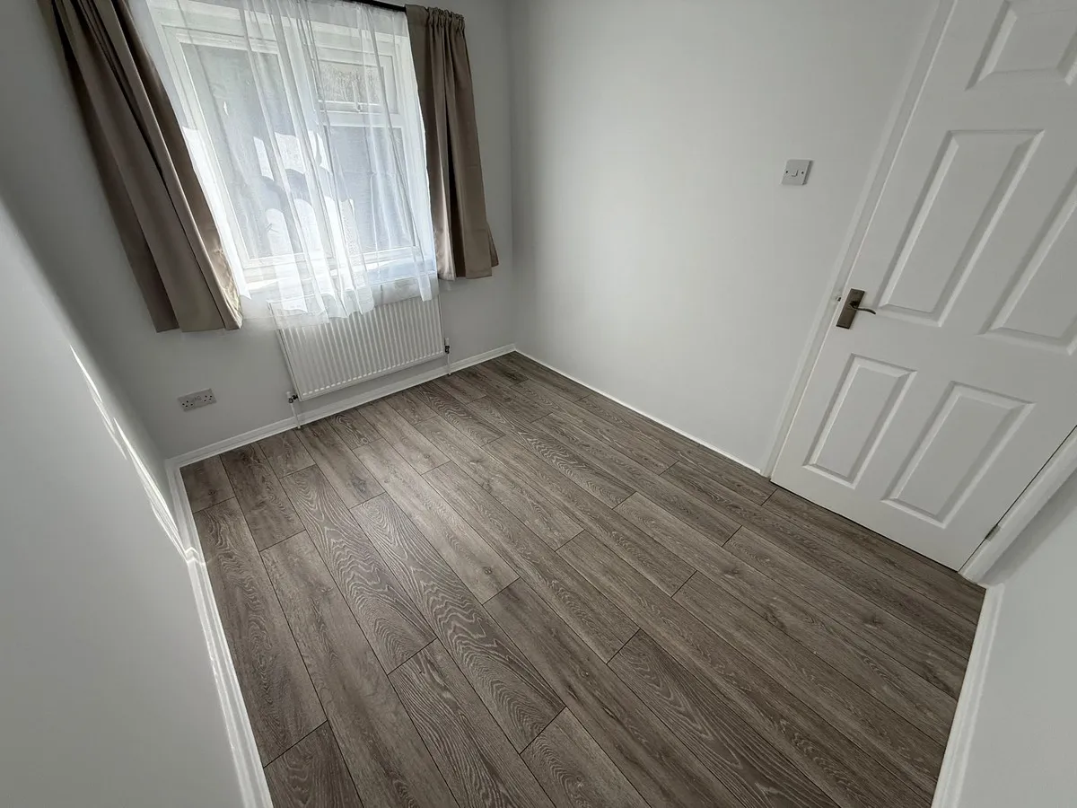 Trentbridge Close, Chigwell, IG6 3DG, photo 11