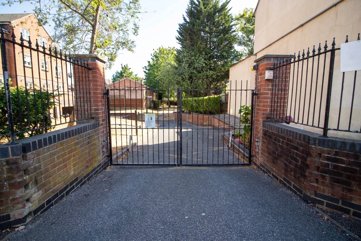 Flat 3, Chippenham Court, Harrow, 91 Peel Road, HA3 7QR, photo 10