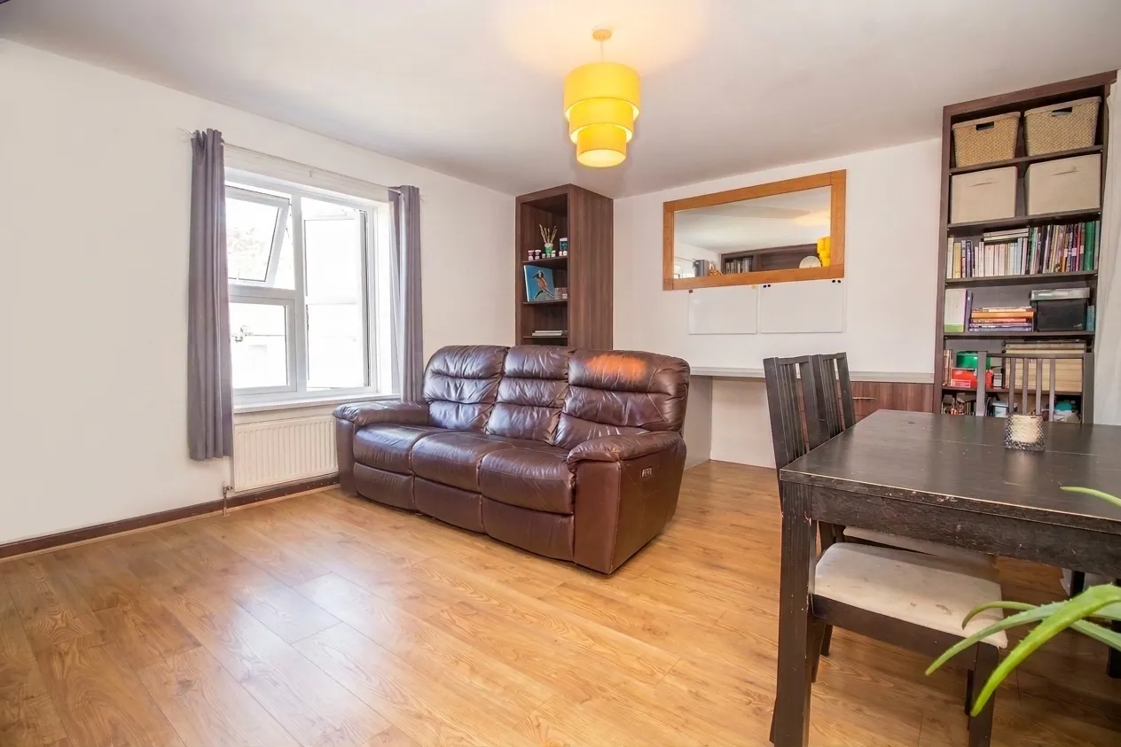 Flat 3, Chippenham Court, Harrow, 91 Peel Road, HA3 7QR, photo 2