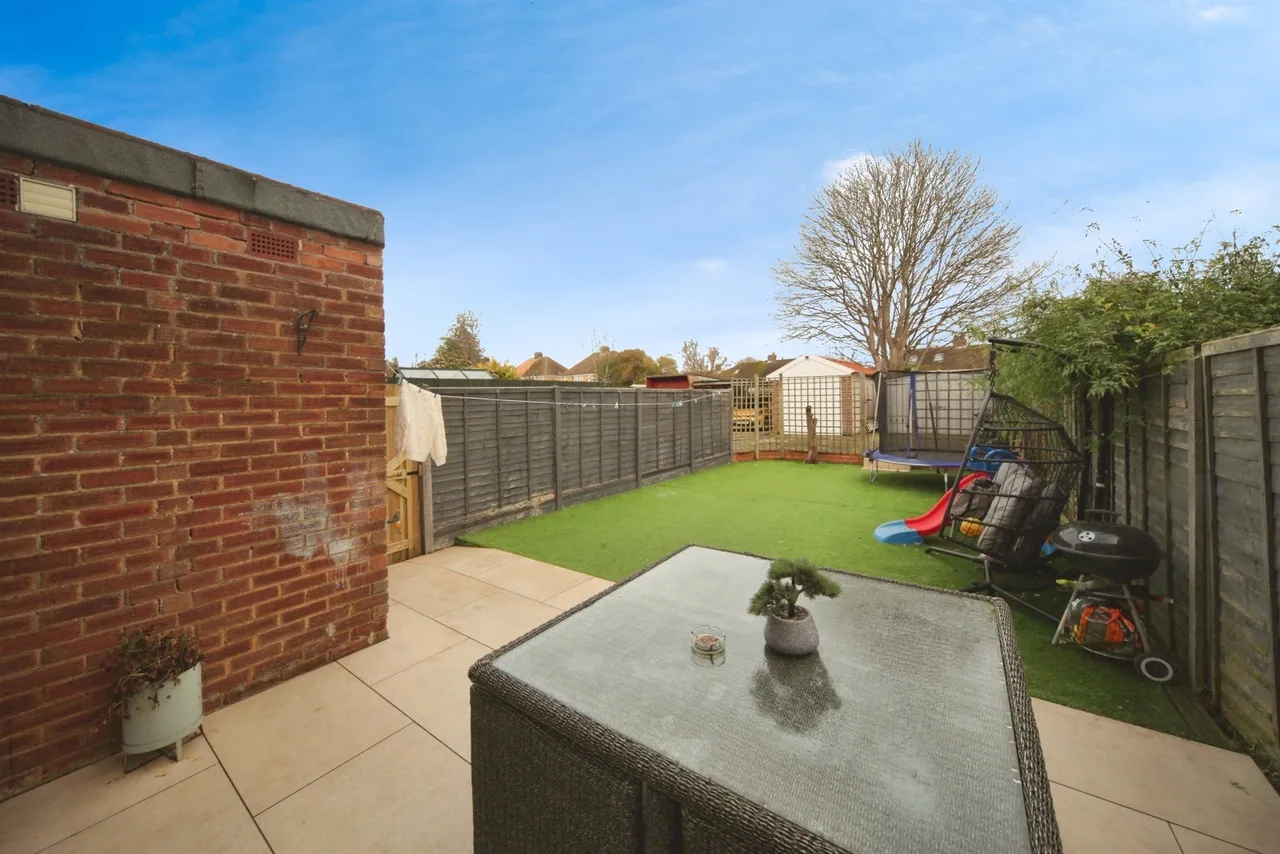 Park Avenue, Houghton Regis, Dunstable, photo 3